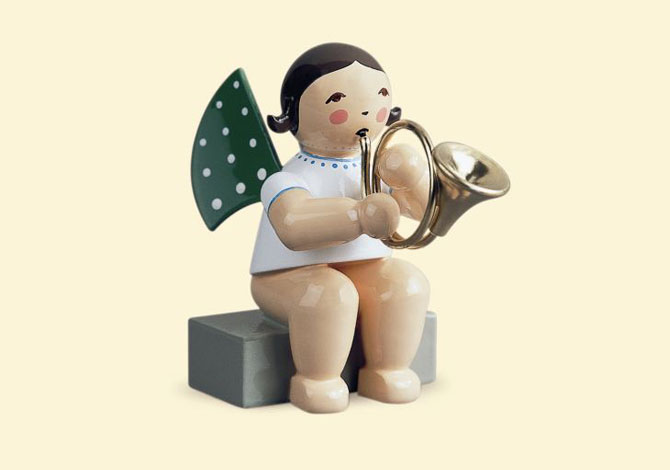 Angel With French Horn – Sitting