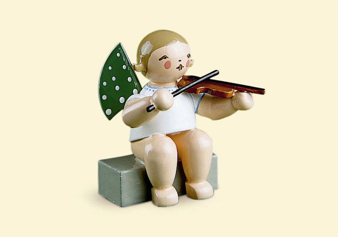 Angel With Violin – Sitting