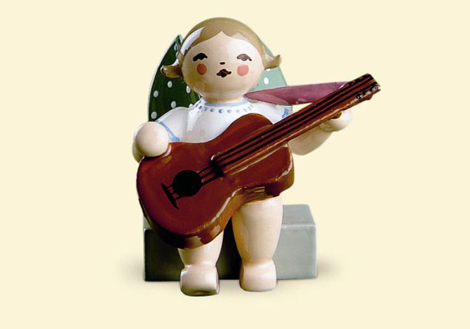 Angel With Guitar – Sitting