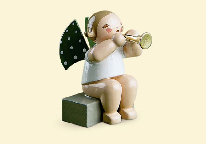 Angel With Small Trumpet -Rtd; Sitting