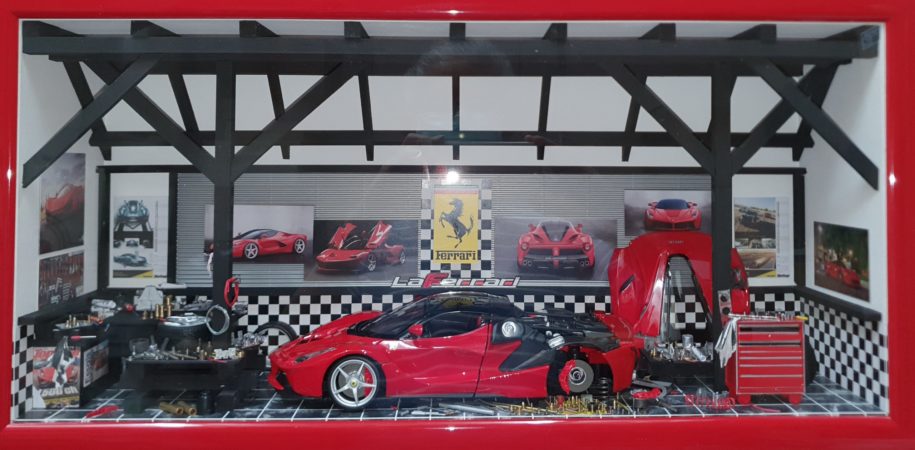 Car Display Box – Ferrari Laferrari